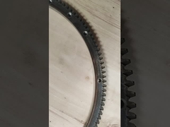 Appareils à anneaux pour mouches