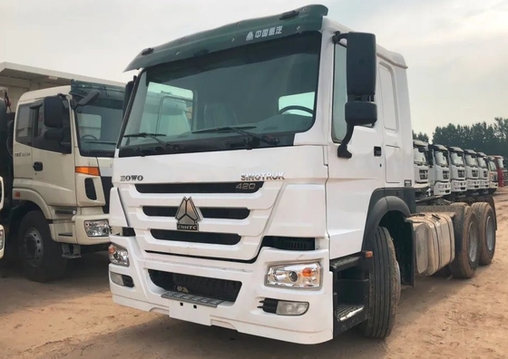 Sinotruk Used et Tractor Truck Trailer 6*4 avec transmission manuelle