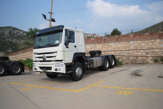 Sinotruk HOWO 6X4 Camion tracteur 371HP/420HP Camions chinois 5800*2300*1500mm au mieux