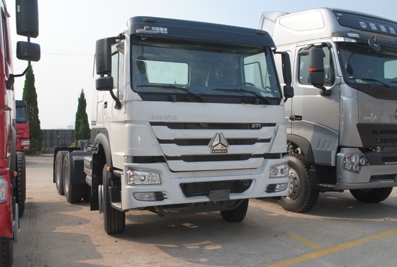 Sinotruk HOWO 6X4 Camion tracteur 371HP/420HP Camions chinois 5800*2300*1500mm au mieux