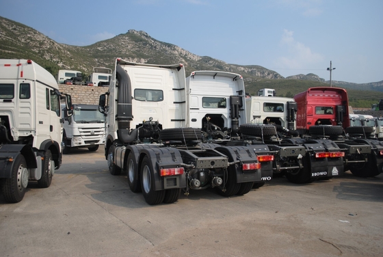 Sinotruk HOWO 6X4 Camion tracteur 371HP/420HP Camions chinois 5800*2300*1500mm au mieux