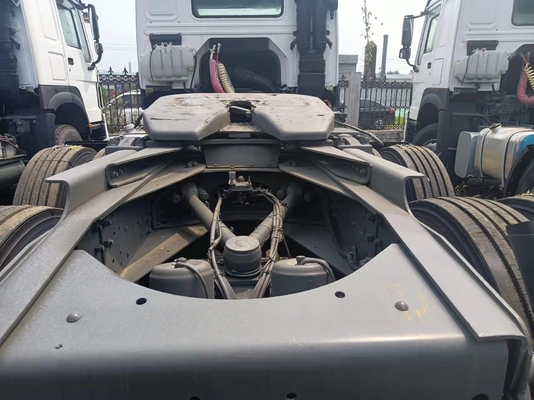 10 roues de tracteur utilisé HOWO Truck Head 376-420HP avec conception de pneus sans tube