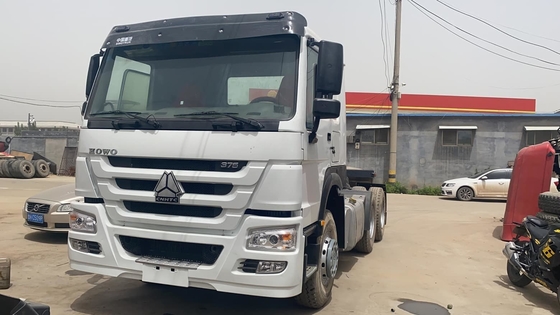 Conception de pneus sans tuyau Sinotruk HOWO 371 Tête de camion Tracteur Camion à décharge à prix réduit