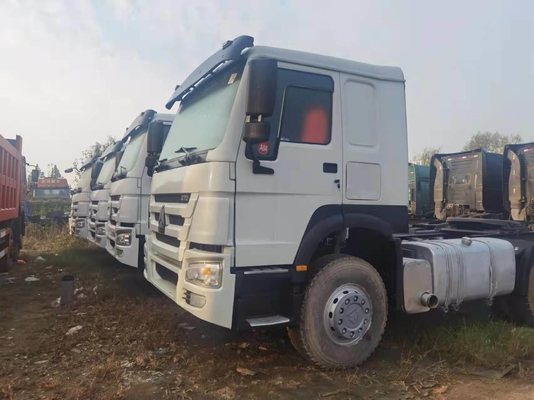 Conception de pneus sans tuyau Sinotruk HOWO 371 Tête de camion Tracteur Camion à décharge à prix réduit