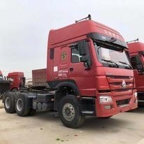 Conception de pneus sans tuyau Sinotruk HOWO 371 Tête de camion Tracteur Camion à décharge à prix réduit