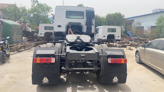 Conception de pneus sans tuyau Sinotruk HOWO 371 Tête de camion Tracteur Camion à décharge à prix réduit