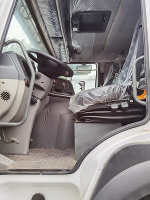 Véhicule de chargement d'occasion Tête de remorque Camion tracteur avec norme d'émission Euro 2
