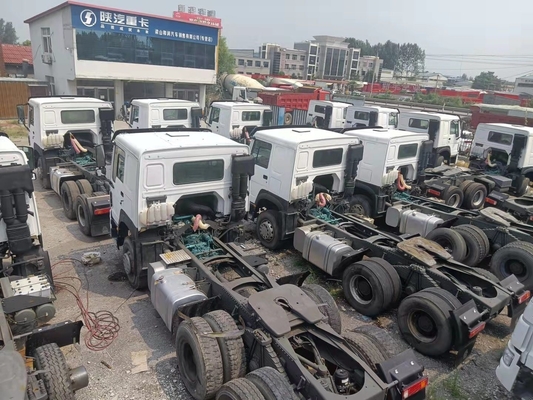 Véhicule de chargement d'occasion Tête de remorque Camion tracteur avec norme d'émission Euro 2