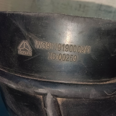 Pour les véhicules à moteur de type WD615/WP10/WP12, le tuyau d'admission d'air pour camions Sinotruk HOWO modèle WG9719190009