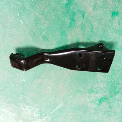 Charnière de porte droite pour Sinotruk HOWO Cabine de camion Az1642110033 Pièces du système de direction