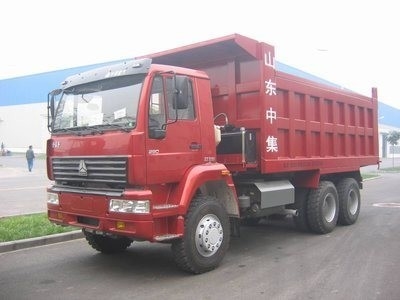 Conception de pneus radiaux Sinotruck HOWO 6X4 camion de décharge pour vos besoins