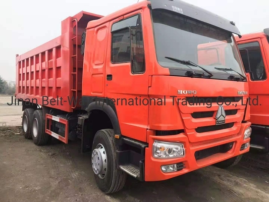 Capacité de charge de 21 à 30 tonnes utilisée HOWO Camion à conteneurs lourds Style de levage avant 371HP 375HP