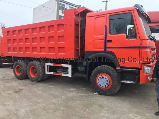 Capacité de charge de 21 à 30 tonnes utilisée HOWO Camion à conteneurs lourds Style de levage avant 371HP 375HP