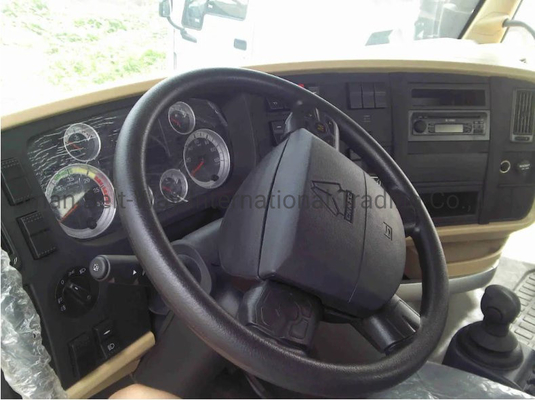 Capacité du moteur &gt; 8L Sinotruk HOWO Zz3257n3647A 371HP Euro II camion à déchargeuse