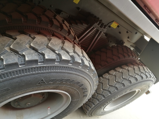 Sinotruk HOWO Camions à décharge Camions à décharge lourds 5800*2300*1500 mm avec consommation