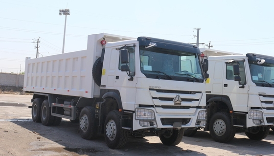 Transmission manuelle Sinotruk 6X4 RC Camion à bascule 60 tonnes Camion déchargeur avec châssis Hova